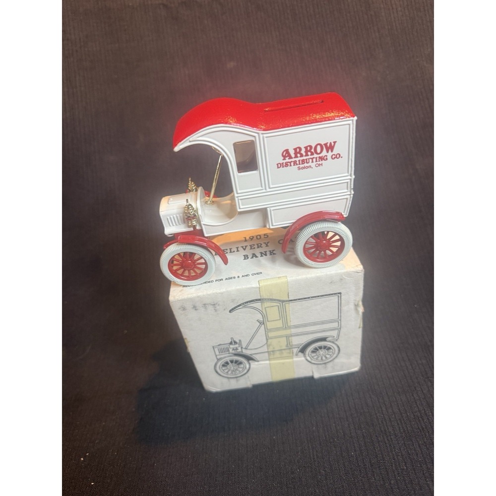 ERTL B3-13 1905 Ford Delivery Car Bank 1:25 Scale Arrow Distributing Die Cast